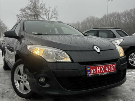 Серый Рено Меган, объемом двигателя 1.6 л и пробегом 221 тыс. км за 8600 $, фото 1 на Automoto.ua