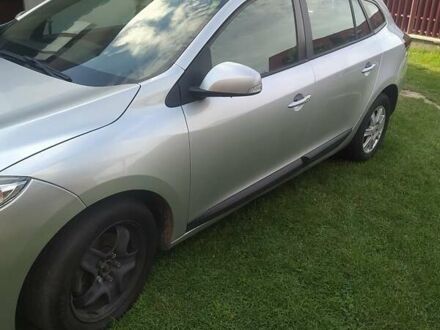 Рено Меган 2013 в Каменке-Бугской на Automoto.ua Серый Рено Меган, объемом двигателя 1.46 л и пробегом 290 тыс. км за 7000 $, фото 1 на Automoto.ua