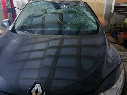 Сірий Рено Меган, об'ємом двигуна 1.5 л та пробігом 200 тис. км за 4000 $, фото 1 на Automoto.ua