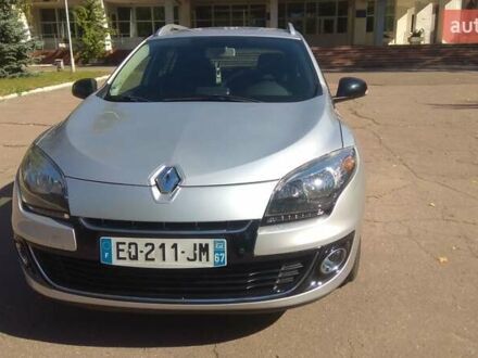 Рено Меган 2013 у Чернігові на Automoto.ua Сірий Рено Меган, об'ємом двигуна 0 л та пробігом 230 тис. км за 8700 $, фото 1 на Automoto.ua