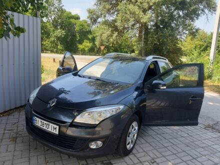 Рено Меган 2013 в Кременчуге на Automoto.ua Серый Рено Меган, объемом двигателя 1.5 л и пробегом 316 тыс. км за 7400 $, фото 1 на Automoto.ua