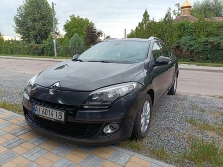 Рено Меган 2013 у Борисполе на Automoto.ua Сірий Рено Меган, об'ємом двигуна 1.5 л та пробігом 263 тис. км за 5950 $, фото 1 на Automoto.ua