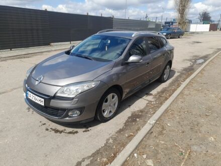 Рено Меган 2013 у Кропивницькому (Кіровограді) на Automoto.ua Сірий Рено Меган, об'ємом двигуна 1.5 л та пробігом 228 тис. км за 7900 $, фото 1 на Automoto.ua