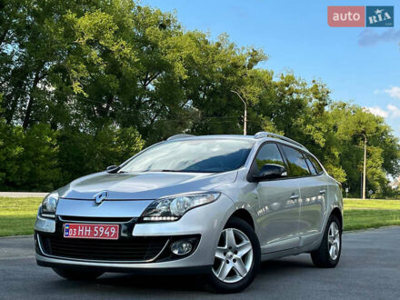 Рено Меган 2013 в Житомире на Automoto.ua Серый Рено Меган, объемом двигателя 1.5 л и пробегом 227 тыс. км за 8795 $, фото 1 на Automoto.ua