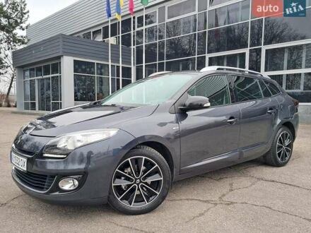 Рено Меган 2013 в Харькове на Automoto.ua Серый Рено Меган, объемом двигателя 1.6 л и пробегом 255 тыс. км за 9100 $, фото 1 на Automoto.ua