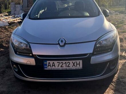 Рено Меган 2013 в Киеве на Automoto.ua Серый Рено Меган, объемом двигателя 1.46 л и пробегом 225 тыс. км за 7900 $, фото 1 на Automoto.ua