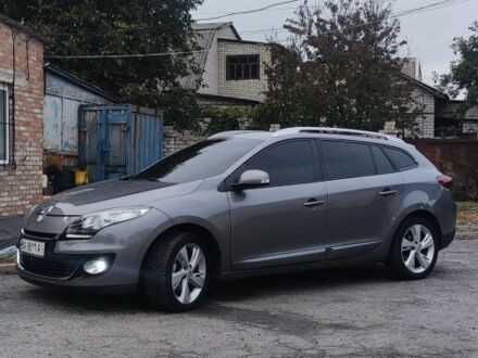 Рено Меган 2013 у Александрие на Automoto.ua Сірий Рено Меган, об'ємом двигуна 1.5 л та пробігом 210 тис. км за 8200 $, фото 1 на Automoto.ua