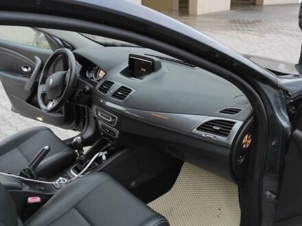 Сірий Рено Меган, об'ємом двигуна 1.46 л та пробігом 180 тис. км за 9000 $, фото 1 на Automoto.ua