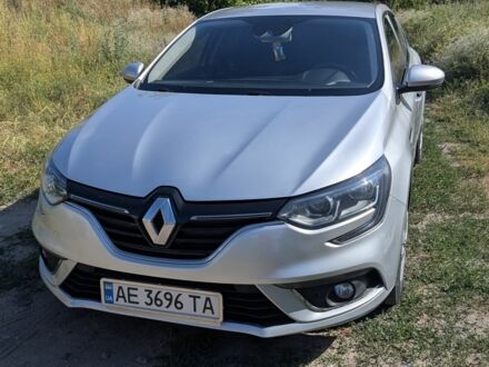 Рено Меган 2016 в Днепре (Днепропетровске) на Automoto.ua Серый Рено Меган, объемом двигателя 1.5 л и пробегом 270 тыс. км за 10000 $, фото 1 на Automoto.ua