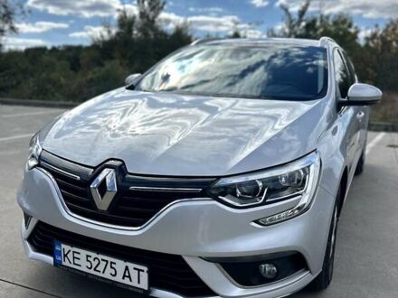 Рено Меган 2017 в Днепре (Днепропетровске) на Automoto.ua Серый Рено Меган, объемом двигателя 1.46 л и пробегом 202 тыс. км за 11999 $, фото 1 на Automoto.ua