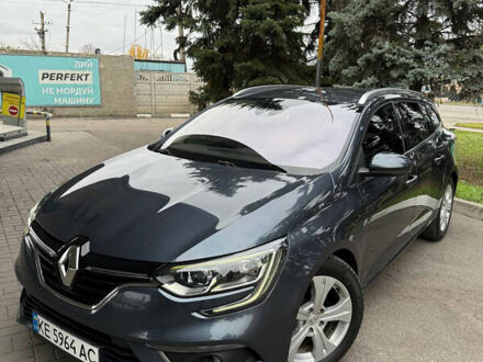 Рено Меган 2017 в Павлограде на Automoto.ua Серый Рено Меган, объемом двигателя 1.46 л и пробегом 230 тыс. км за 12500 $, фото 1 на Automoto.ua