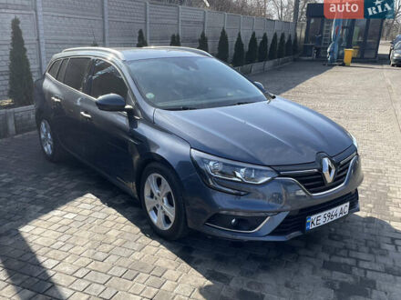 Рено Меган 2017 в Павлограде на Automoto.ua Серый Рено Меган, объемом двигателя 1.46 л и пробегом 220 тыс. км за 12600 $, фото 1 на Automoto.ua