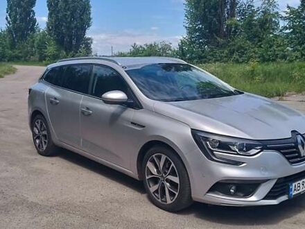 Рено Меган 2017 в Тыврове на Automoto.ua Серый Рено Меган, объемом двигателя 1.46 л и пробегом 252 тыс. км за 14250 $, фото 1 на Automoto.ua