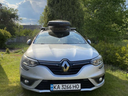 Рено Меган 2017 в Киеве на Automoto.ua Серый Рено Меган, объемом двигателя 1.5 л и пробегом 220 тыс. км за 11500 $, фото 1 на Automoto.ua