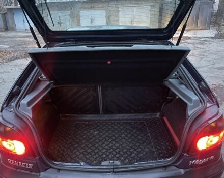 Синий Рено Меган, объемом двигателя 1.6 л и пробегом 234 тыс. км за 1850 $, фото 23 на Automoto.ua