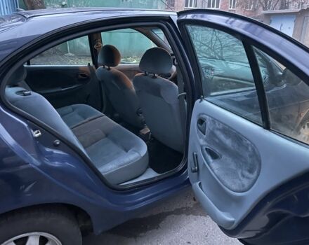 Синий Рено Меган, объемом двигателя 1.6 л и пробегом 234 тыс. км за 1850 $, фото 14 на Automoto.ua