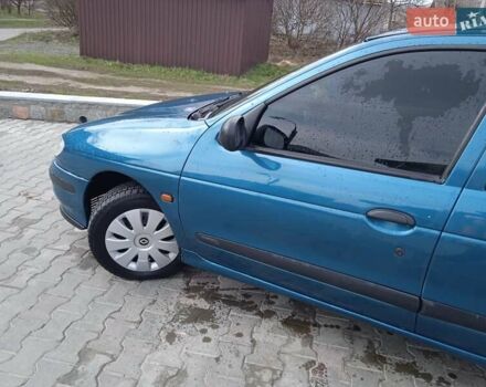 Синій Рено Меган, об'ємом двигуна 2 л та пробігом 153 тис. км за 2750 $, фото 3 на Automoto.ua