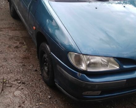 Синий Рено Меган, объемом двигателя 1.6 л и пробегом 265 тыс. км за 500 $, фото 1 на Automoto.ua