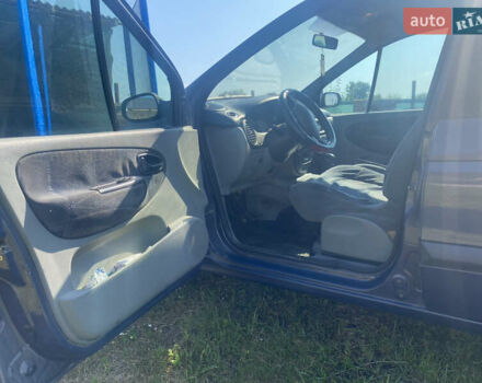 Синій Рено Меган, об'ємом двигуна 2 л та пробігом 342 тис. км за 2200 $, фото 5 на Automoto.ua