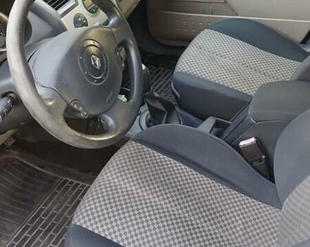 Синий Рено Меган, объемом двигателя 1.6 л и пробегом 206 тыс. км за 3200 $, фото 6 на Automoto.ua