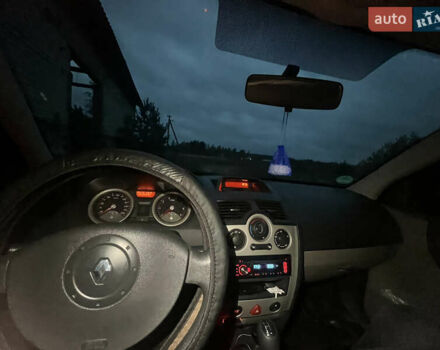 Рено Меган 2004 в Вараш (Кузнецовск) на Automoto.ua Синий Рено Меган, объемом двигателя 1.6 л и пробегом 240 тыс. км за 4600 $, фото 7 на Automoto.ua