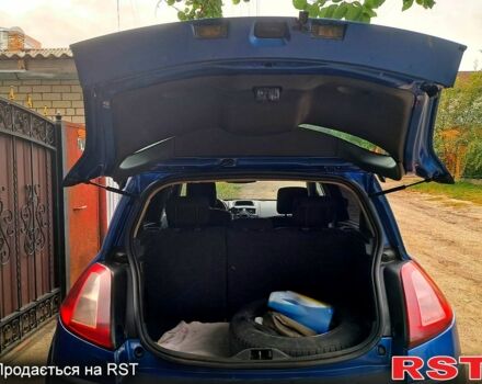 Рено Меган 2005 в Чернигове на Automoto.ua Синий Рено Меган, объемом двигателя 1.6 л и пробегом 260 тыс. км за 3850 $, фото 2 на Automoto.ua