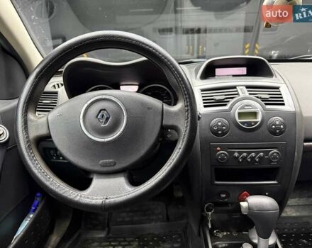 Синий Рено Меган, объемом двигателя 1.6 л и пробегом 233 тыс. км за 5300 $, фото 13 на Automoto.ua