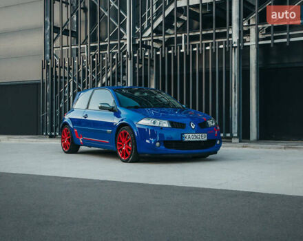 Синий Рено Меган, объемом двигателя 2 л и пробегом 166 тыс. км за 8500 $, фото 2 на Automoto.ua