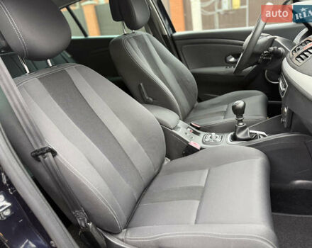 Синий Рено Меган, объемом двигателя 0 л и пробегом 200 тыс. км за 6600 $, фото 64 на Automoto.ua