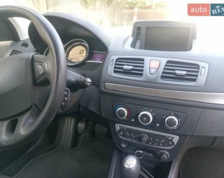 Рено Меган 2009 в Талалаевки на Automoto.ua Синий Рено Меган, объемом двигателя 1.6 л и пробегом 220 тыс. км за 7100 $, фото 5 на Automoto.ua