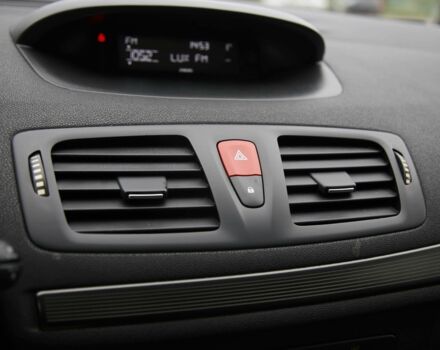 Синий Рено Меган, объемом двигателя 1.6 л и пробегом 239 тыс. км за 6900 $, фото 16 на Automoto.ua