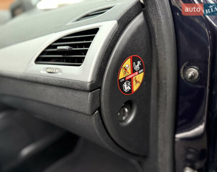 Синий Рено Меган, объемом двигателя 0 л и пробегом 200 тыс. км за 6600 $, фото 63 на Automoto.ua