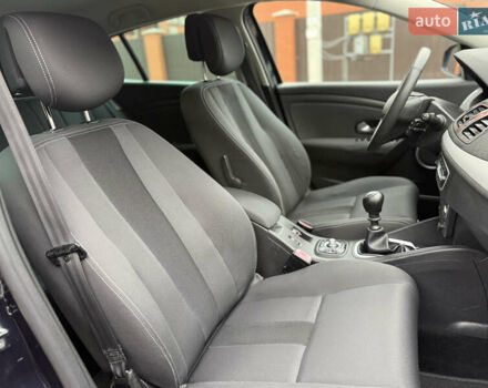 Синий Рено Меган, объемом двигателя 0 л и пробегом 200 тыс. км за 6600 $, фото 65 на Automoto.ua