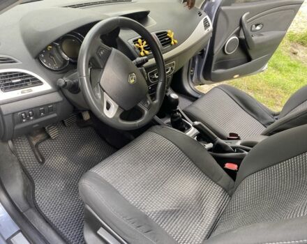 Рено Меган 2009 в Тернополе на Automoto.ua Синий Рено Меган, объемом двигателя 1.5 л и пробегом 288 тыс. км за 5999 $, фото 6 на Automoto.ua