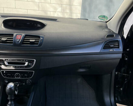 Синий Рено Меган, объемом двигателя 1.6 л и пробегом 186 тыс. км за 6750 $, фото 29 на Automoto.ua