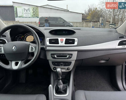 Синій Рено Меган, об'ємом двигуна 1.6 л та пробігом 177 тис. км за 6550 $, фото 13 на Automoto.ua