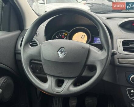 Рено Меган 2009 у Харкові на Automoto.ua Синій Рено Меган, об'ємом двигуна 1.6 л та пробігом 239 тис. км за 7200 $, фото 26 на Automoto.ua