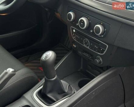 Рено Меган 2009 у Харкові на Automoto.ua Синій Рено Меган, об'ємом двигуна 1.6 л та пробігом 239 тис. км за 7200 $, фото 31 на Automoto.ua