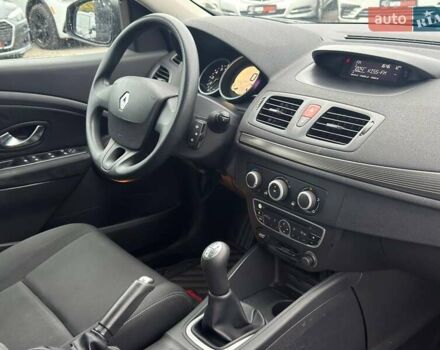 Рено Меган 2009 у Харкові на Automoto.ua Синій Рено Меган, об'ємом двигуна 1.6 л та пробігом 239 тис. км за 7200 $, фото 20 на Automoto.ua