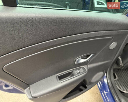 Синій Рено Меган, об'ємом двигуна 1.9 л та пробігом 220 тис. км за 6500 $, фото 19 на Automoto.ua