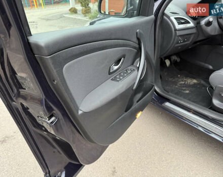 Синий Рено Меган, объемом двигателя 0 л и пробегом 200 тыс. км за 6600 $, фото 26 на Automoto.ua