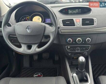Рено Меган 2009 у Харкові на Automoto.ua Синій Рено Меган, об'ємом двигуна 1.6 л та пробігом 239 тис. км за 7200 $, фото 23 на Automoto.ua