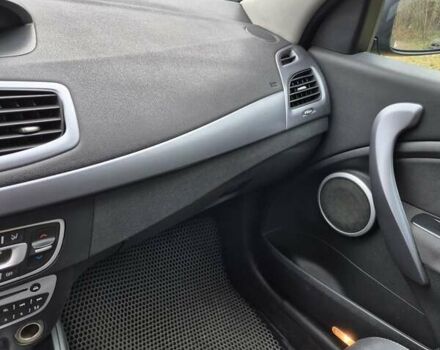 Синий Рено Меган, объемом двигателя 2 л и пробегом 231 тыс. км за 5800 $, фото 54 на Automoto.ua