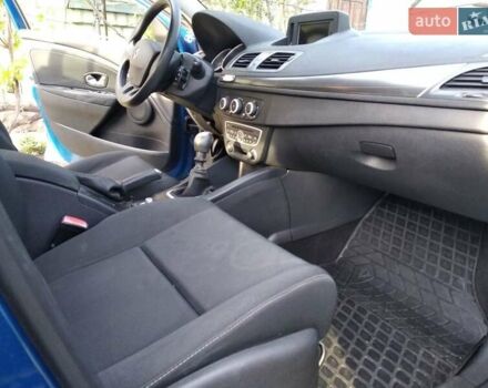 Синий Рено Меган, объемом двигателя 1.5 л и пробегом 204 тыс. км за 6300 $, фото 3 на Automoto.ua