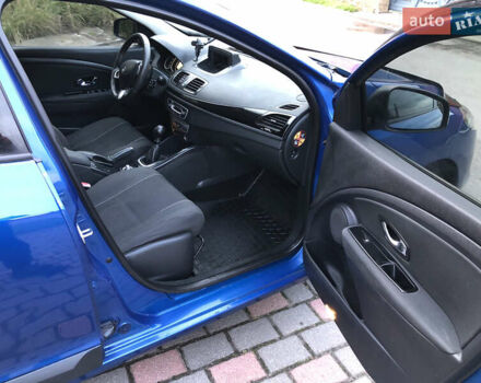Рено Меган 2012 в Львове на Automoto.ua Синий Рено Меган, объемом двигателя 1.5 л и пробегом 300 тыс. км за 5250 $, фото 18 на Automoto.ua