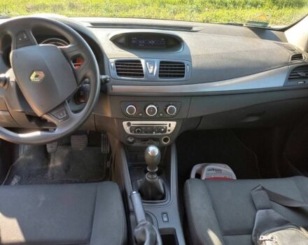 Рено Меган 2012 в Теребовле на Automoto.ua Синий Рено Меган, объемом двигателя 0 л и пробегом 190 тыс. км за 2500 $, фото 10 на Automoto.ua