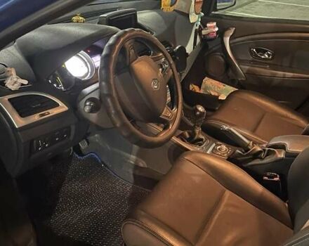 Синий Рено Меган, объемом двигателя 1.5 л и пробегом 275 тыс. км за 8000 $, фото 1 на Automoto.ua