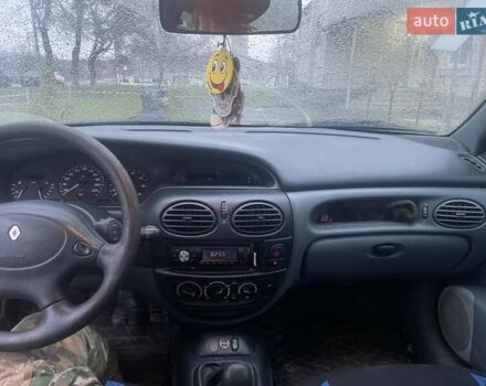 Синій Рено Меган, об'ємом двигуна 2 л та пробігом 280 тис. км за 1750 $, фото 5 на Automoto.ua