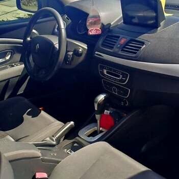 Синий Рено Меган, объемом двигателя 2 л и пробегом 255 тыс. км за 7000 $, фото 9 на Automoto.ua