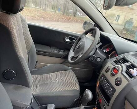 Синий Рено Меган, объемом двигателя 2 л и пробегом 251 тыс. км за 4900 $, фото 6 на Automoto.ua